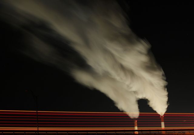 Δικαστήριο υποχρεώνει την Ολλανδία να μειώσει τις εκπομπές άνθρακα
